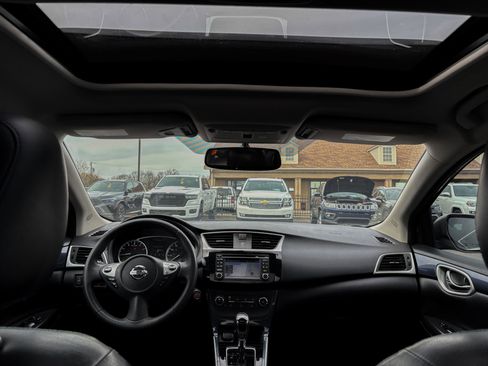 Used 2017 Nissan Sentra SR w/ SR Premium Technology Package image 7