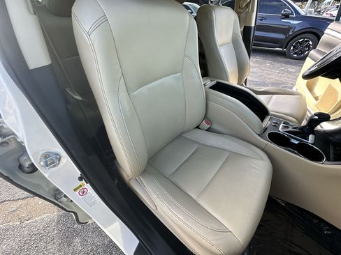 Used 2016 Toyota Highlander XLE image 28