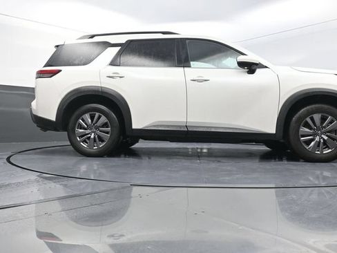 Used 2024 Nissan Pathfinder SV AWD/4WD image 38