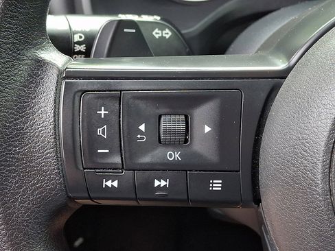 Used 2024 Nissan Rogue SV AWD/4WD image 20