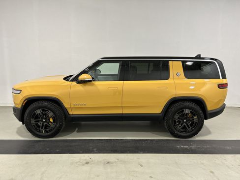 Used 2023 Rivian R1S Adventure AWD/4WD image 2