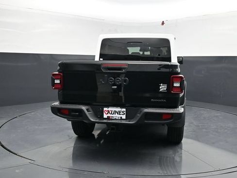 New 2026 Jeep Gladiator Sport AWD/4WD image 8