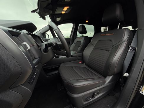 Used 2025 Nissan Pathfinder Rock Creek AWD/4WD image 5