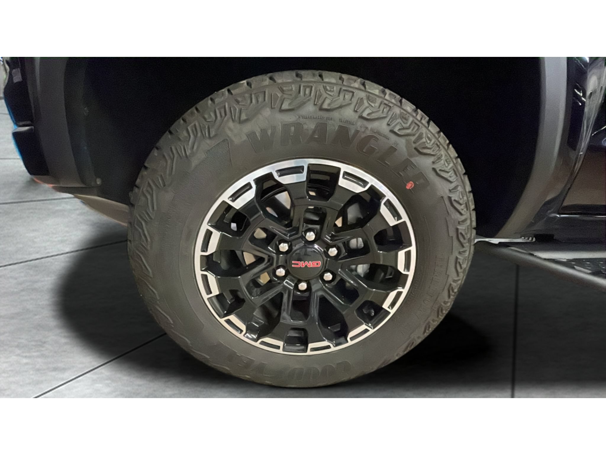 Used 2026 GMC Canyon AT4 w/ AT4 Premium Package AWD/4WD image 19