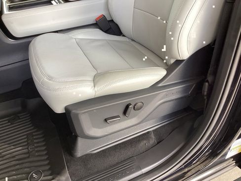 New 2025 Ford Expedition Platinum image 38