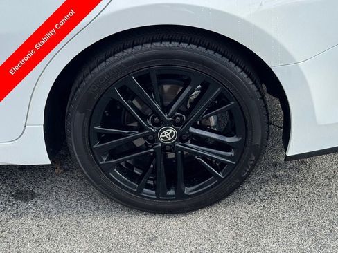 Used 2025 Toyota Camry SE w/ Convenience Package image 17