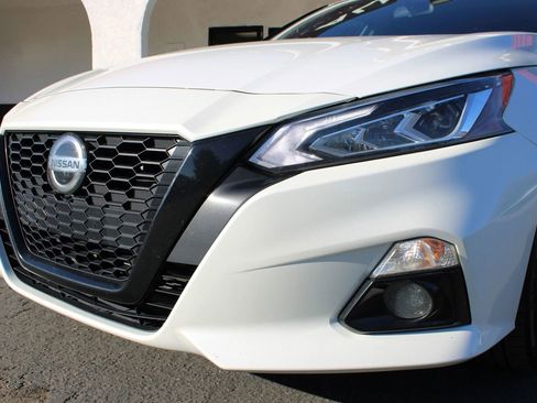 Used 2022 Nissan Altima 2.5 SR w/ Midnight Edition Package image 7