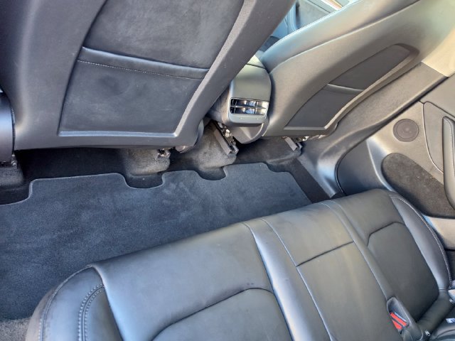 Used 2025 Tesla Model Y Long Range AWD/4WD image 25
