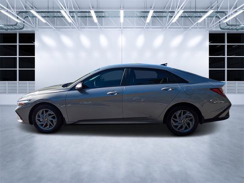 Certified 2024 Hyundai Elantra SEL image 6