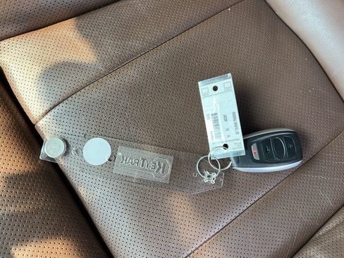 Used 2019 Subaru Ascent Touring w/ Popular Package #3 AWD/4WD image 38