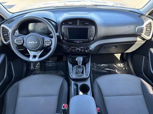Used 2025 Kia Soul LX w/ LX Technology Package image 31