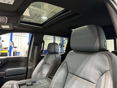 Used 2021 GMC Sierra 1500 Denali w/ Denali Ultimate Package AWD/4WD image 20