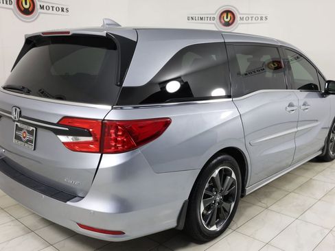 Used 2023 Honda Odyssey Elite image 3