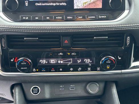 Used 2023 Nissan Rogue SL w/ SL Premium Package image 57