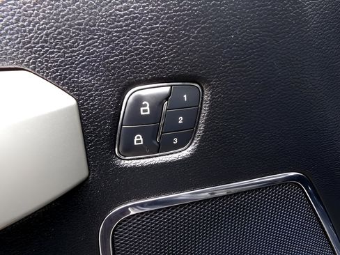 Used 2017 Ford F250 Lariat w/ Lariat Value Package image 12