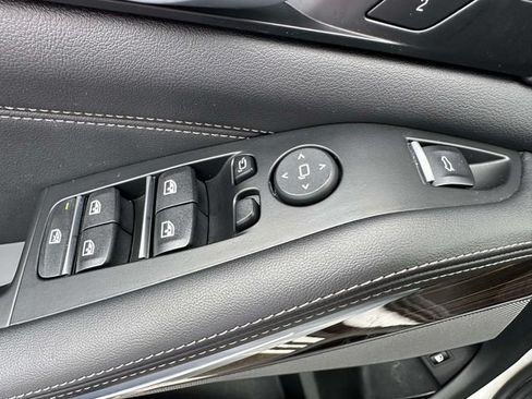 Used 2025 BMW X5 xDrive50e AWD/4WD image 23