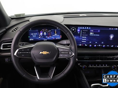 Used 2026 Chevrolet Traverse LT w/ Driver Confidence Package FWD image 18
