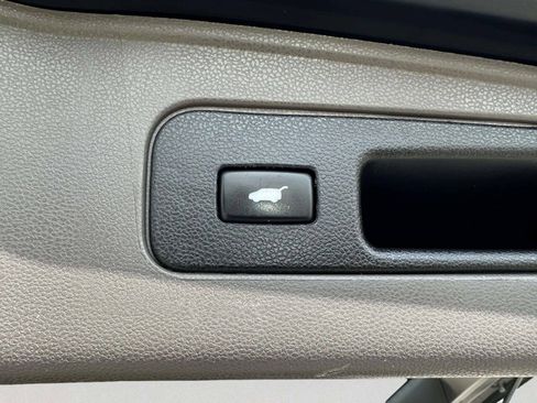 Used 2015 Honda Odyssey Touring Elite image 11