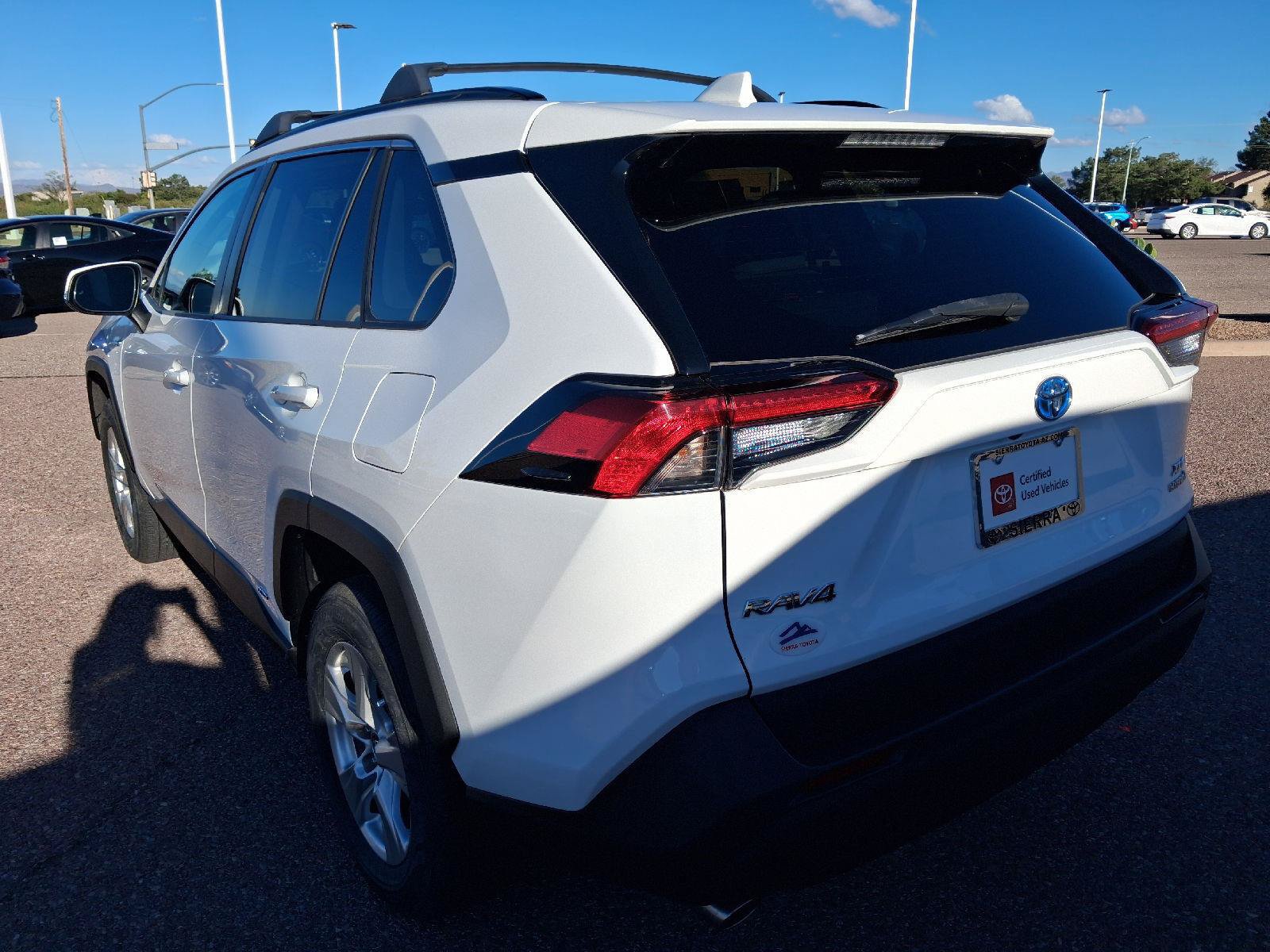 Used 2021 Toyota RAV4 XLE w/ Convenience Package AWD/4WD image 4
