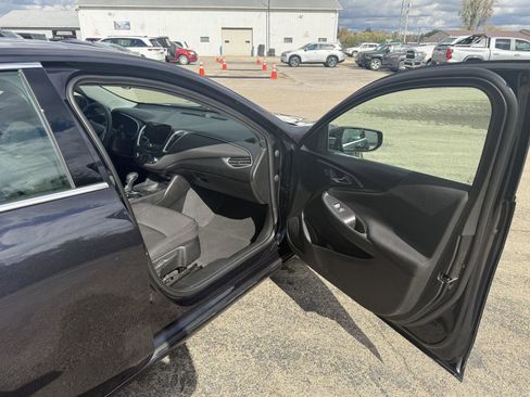 Used 2023 Chevrolet Malibu LT image 34