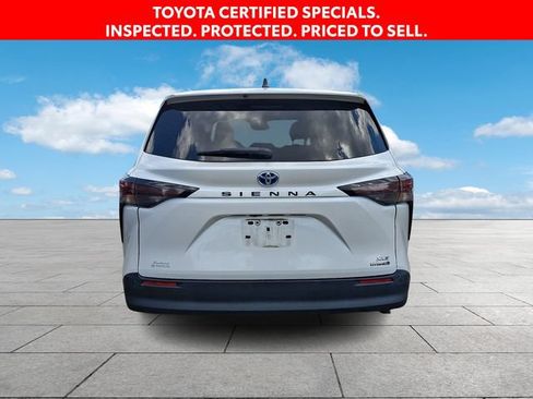 Certified 2023 Toyota Sienna XLE FWD image 7
