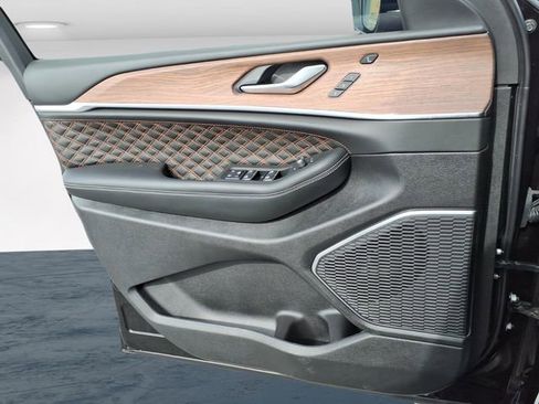 Used 2025 Jeep Grand Cherokee L Summit w/ Obsidian Package image 26