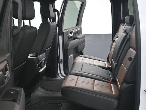 Certified 2025 Chevrolet Silverado 3500 High Country w/ High Country Premium Package AWD/4WD image 13