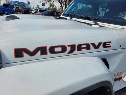 Used 2021 Jeep Gladiator Mojave image 11