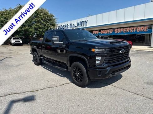 Used 2025 Chevrolet Silverado 2500 Custom w/ Custom Value Package AWD/4WD image 1