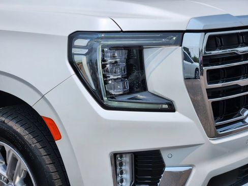 Used 2022 GMC Yukon XL SLT w/ SLT Luxury Package AWD/4WD image 28