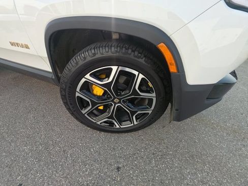 Used 2023 Rivian R1S Adventure AWD/4WD image 21