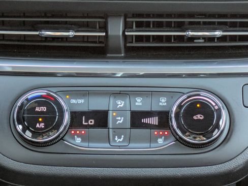 Certified 2024 Buick Envista Preferred w/ Convenience I Package image 19