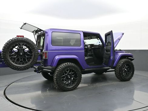 Used 2017 Jeep Wrangler Sahara image 42