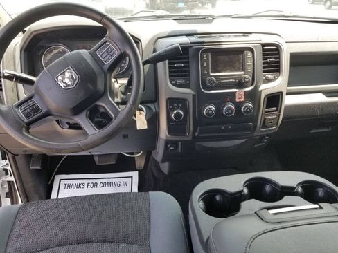 Used 2017 RAM 1500 4x4 Crew Cab image 6
