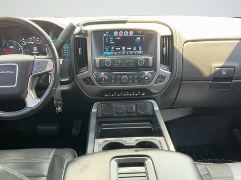 Used 2018 GMC Sierra 2500 Denali w/ Duramax Plus Package AWD/4WD image 7