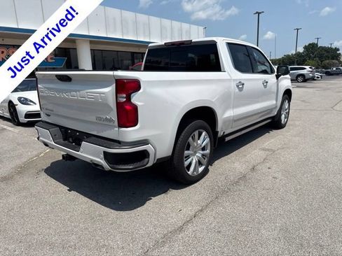 Used 2025 Chevrolet Silverado 1500 High Country w/ Technology Package AWD/4WD image 3