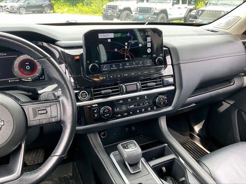 Used 2023 Nissan Pathfinder Platinum w/ Cargo Package AWD/4WD image 18