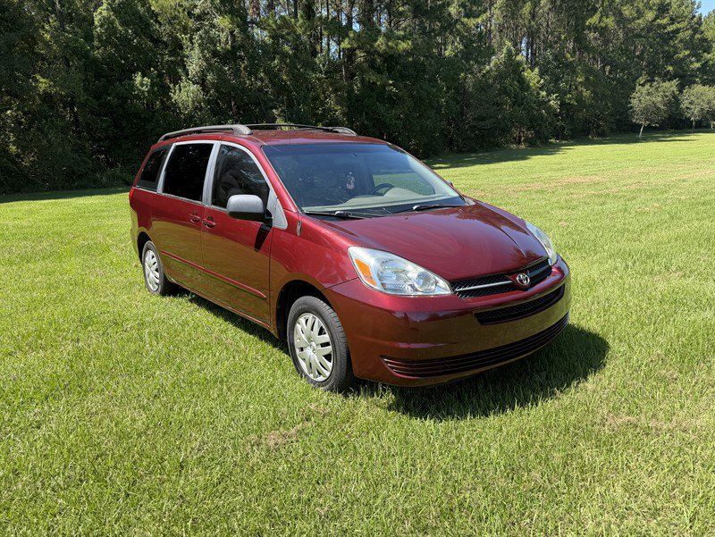 Used 2005 Toyota Sienna CE w/ CE Pkg 1 FWD image 1