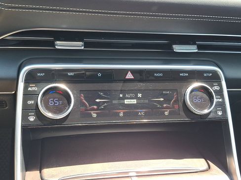 Used 2024 Genesis GV80 2.5T AWD/4WD image 15