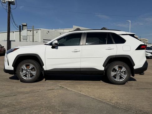 Used 2025 Toyota RAV4 XLE FWD image 6