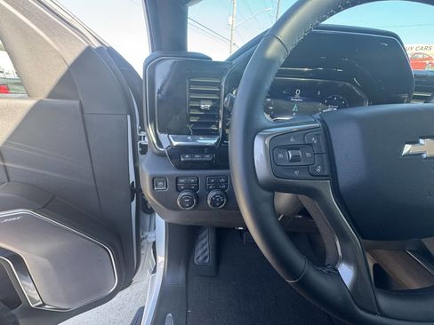 Used 2024 Chevrolet Silverado 2500 High Country w/ High Country Premium Package image 17