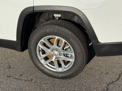 New 2026 Jeep Grand Cherokee L Laredo AWD/4WD image 4