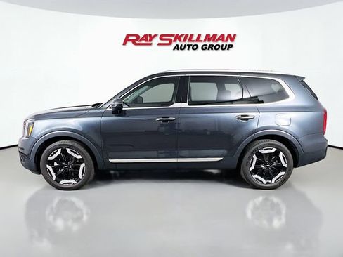 Used 2023 Kia Telluride S image 4