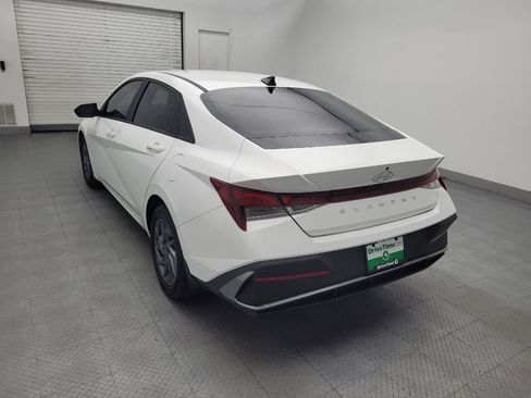 Used 2024 Hyundai Elantra SEL FWD image 5