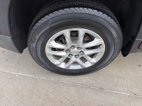 Used 2018 Chevrolet Traverse LT FWD image 8