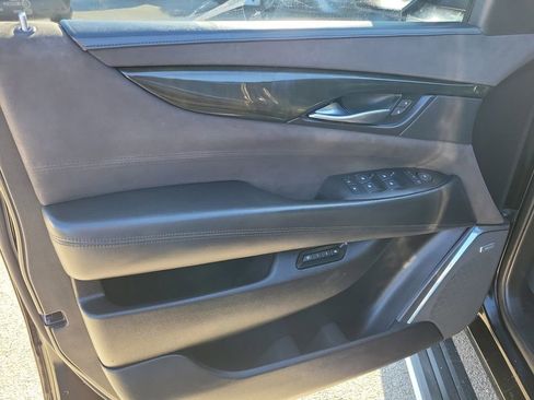 Used 2017 Cadillac Escalade ESV Platinum image 25