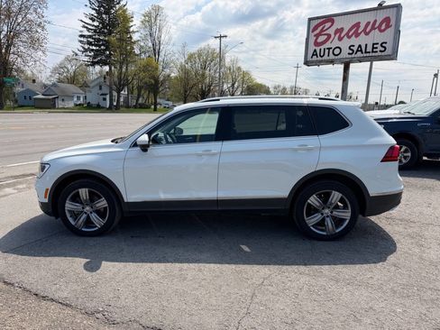 Used 2021 Volkswagen Tiguan SEL AWD/4WD image 2