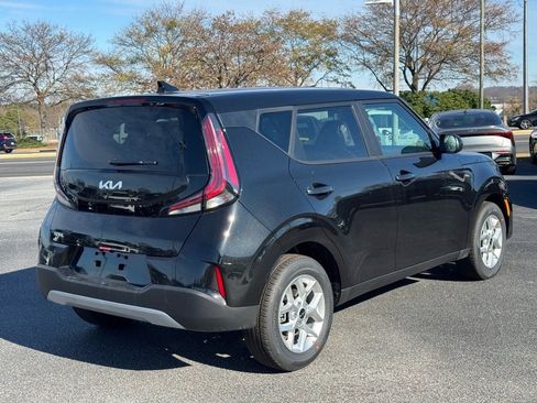 New 2025 Kia Soul LX image 3