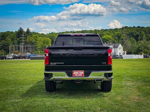 Used 2023 Chevrolet Silverado 1500 LTZ w/ LTZ Premium Package AWD/4WD image 5