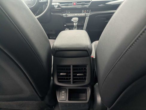 Used 2025 Kia Seltos S image 21